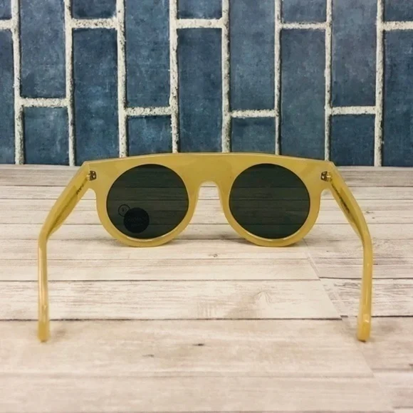 KOMONO Hippolyte Milky Bone Sunglasses NEW shield yellow gold KOMONO Hippolyte Milky Bone Sunglasses ? (NEW) main image 3